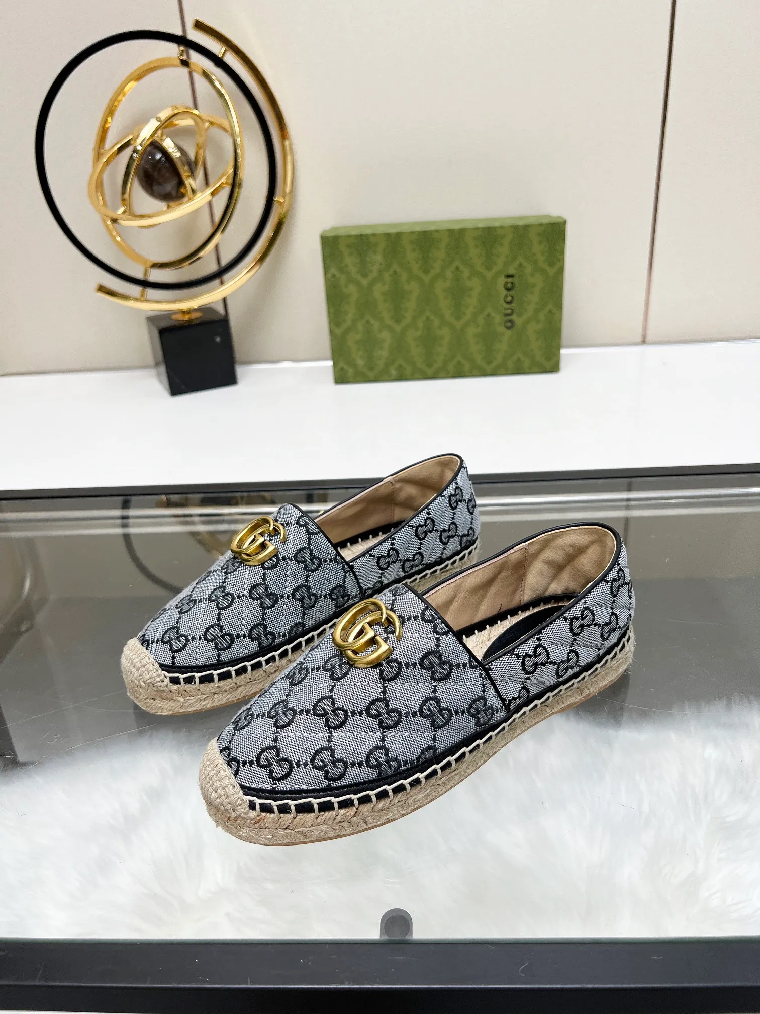 👟👟Ex-factory price 380👟👟 2024 new color early spring Gucci 🗽🗽Gucci classic logo logo canvas fisherman shoes, espadrilles made of double G imported fabric. The color of the brand's double G letter cross-woven pattern will be reinterpreted every season, and the charm of the collection elements will be interpreted through more fresh and eye-catching materials and designs. •Pink, dozens of colors, choose as you like, choose as you like •Women’s style •Number of sizes 35-42